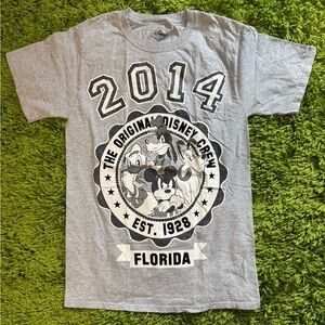 Disney 2014 Gray Short Sleeve Tee with Florida Graphic